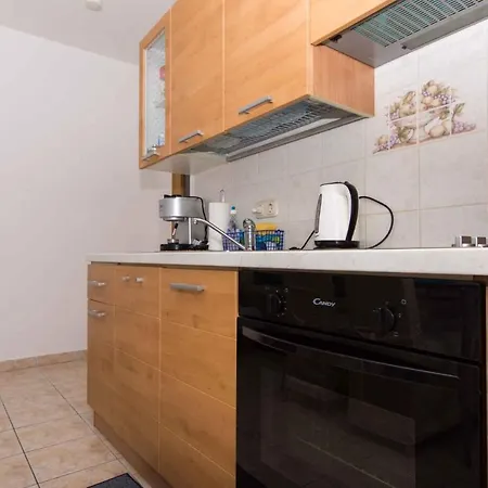 Two-bedroom In Okrug Gornji Iv Apartment *